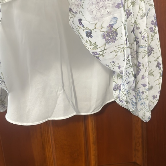 Express | Floral Blouse - Picture 4 of 5